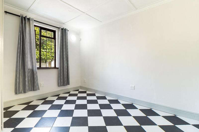 5 Bedroom Property for Sale in Observatory Western Cape
